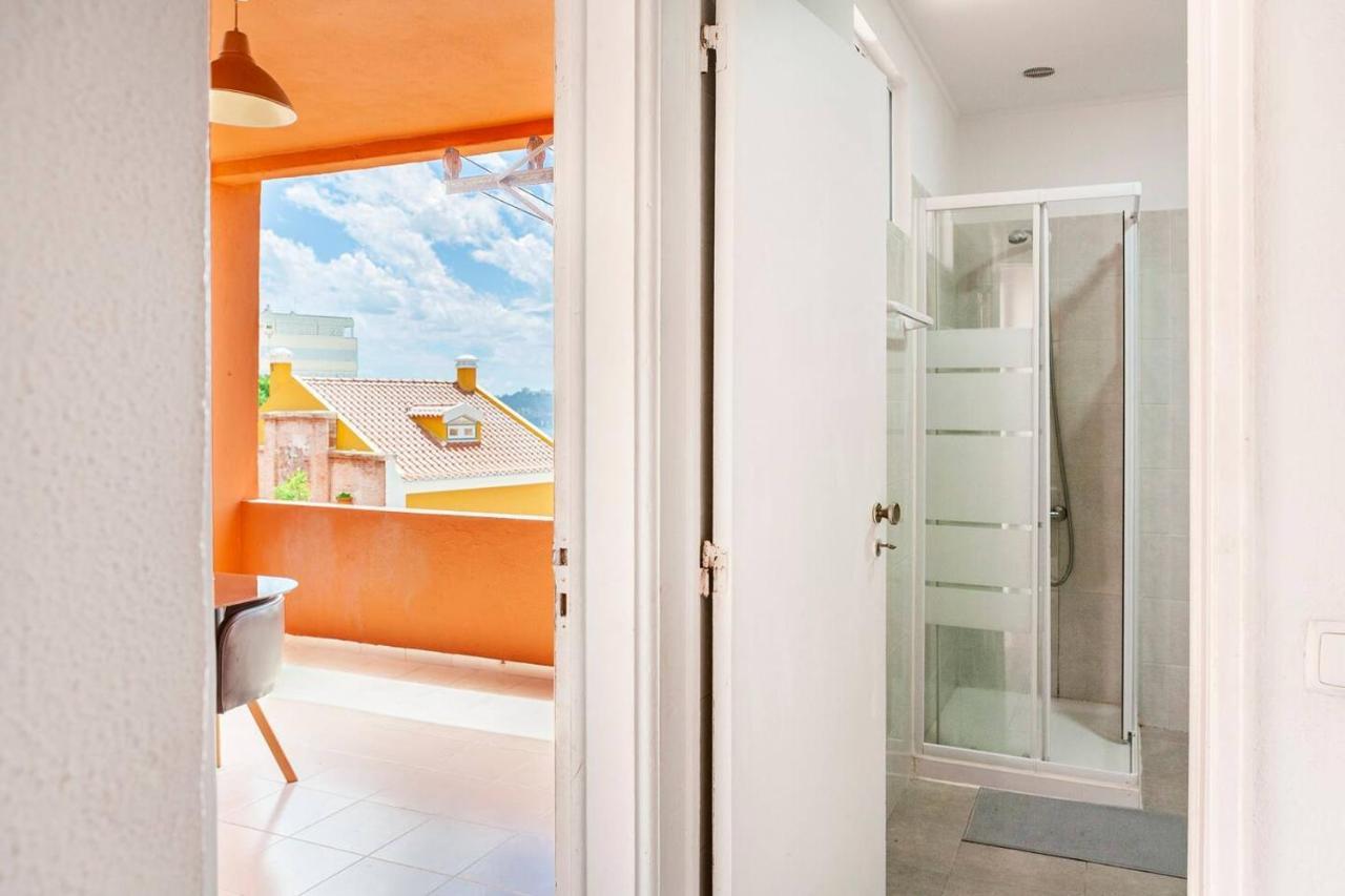 Relax In Lisbon For 4 People With Terrace And Parking Daire Dış mekan fotoğraf