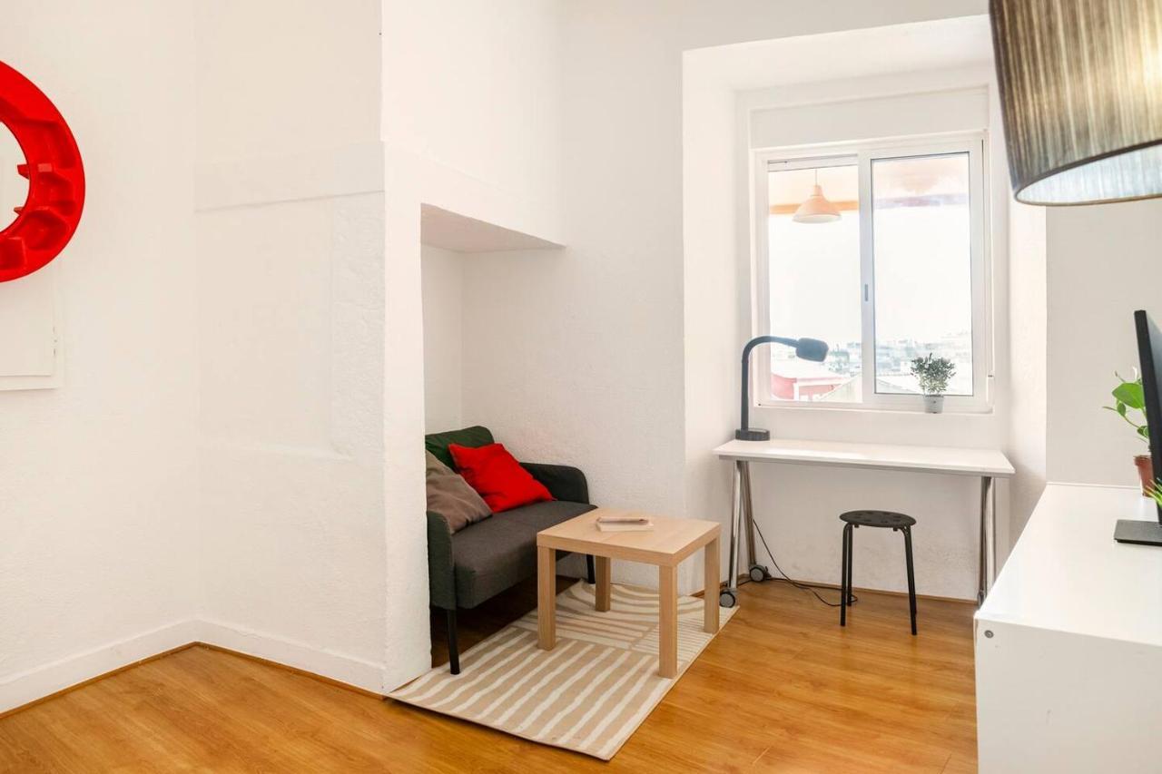 Relax In Lisbon For 4 People With Terrace And Parking Daire Dış mekan fotoğraf