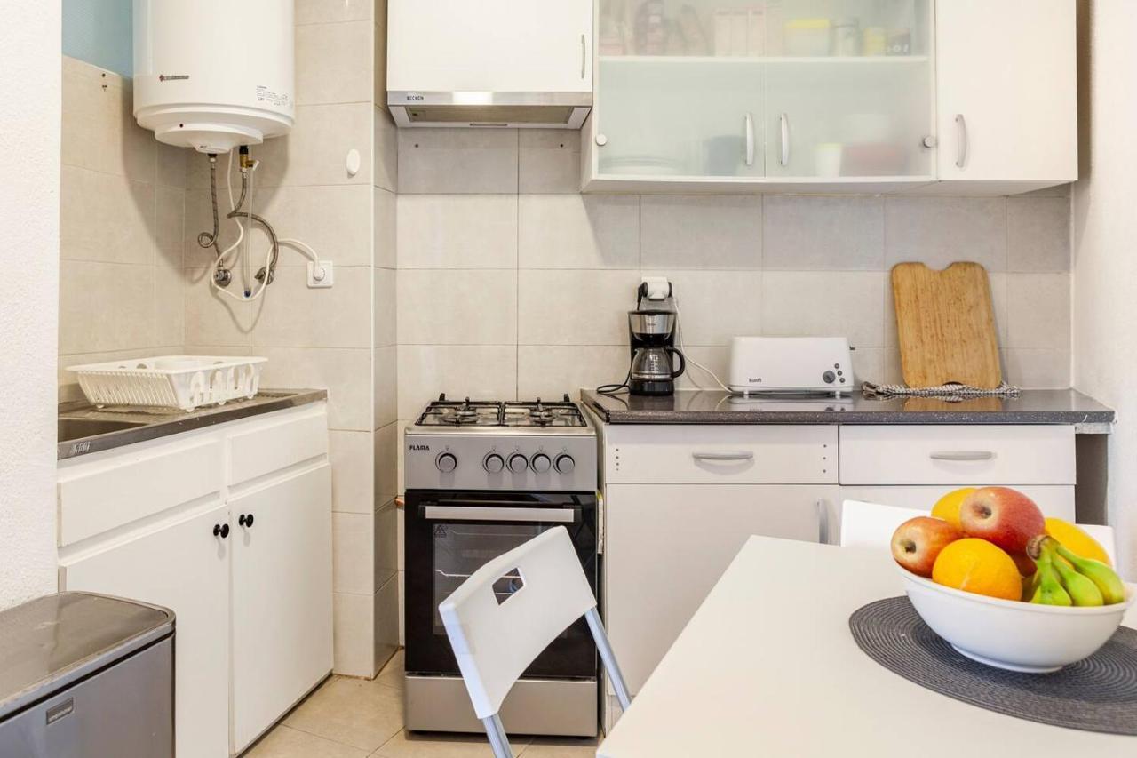 Relax In Lisbon For 4 People With Terrace And Parking Daire Dış mekan fotoğraf